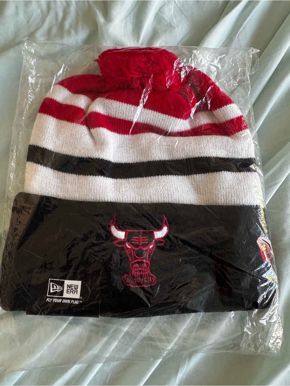 Red, White & Black Chicago Bulls Pom Beanie unisex